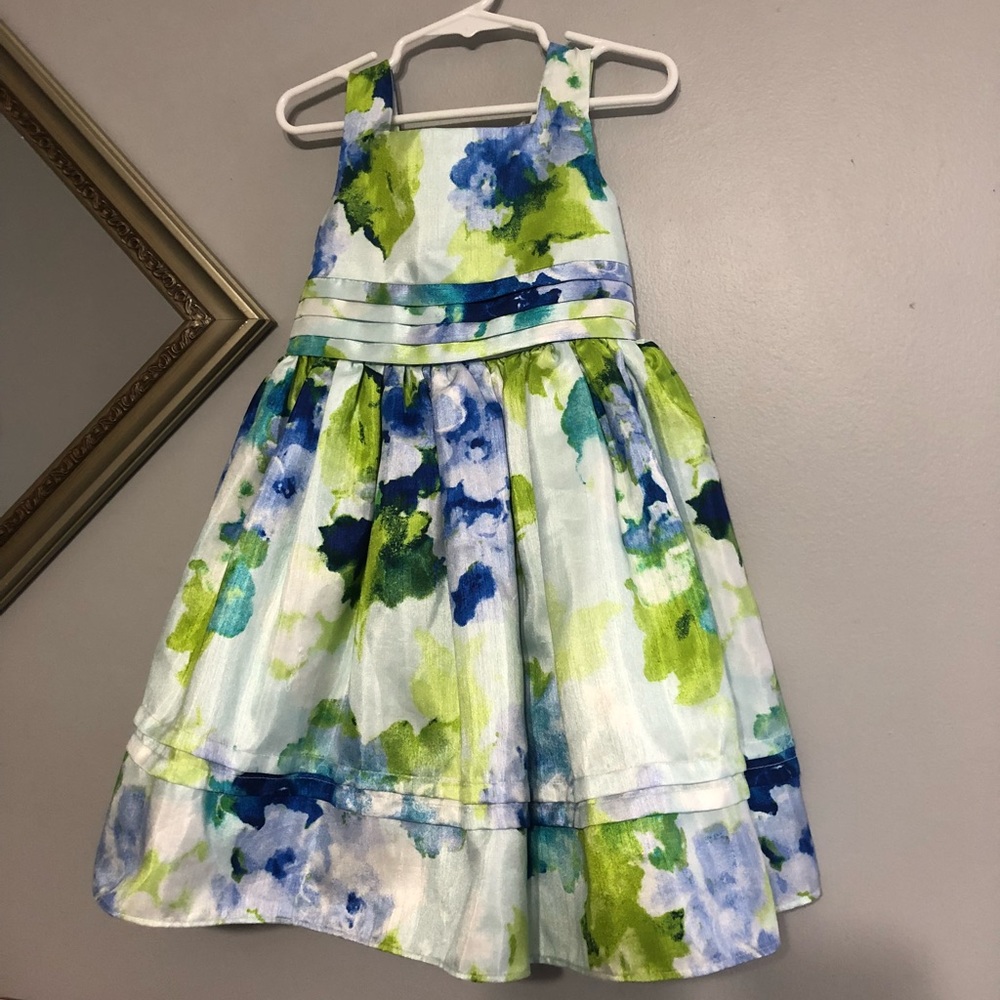 Dress - Picture 2 of 4